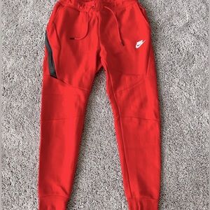 Nike tech joggers new